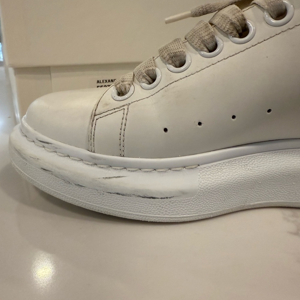 Alexander McQueen White/Black Sneaker Box — Branded Labels with receipt - Picture 5 of 6
